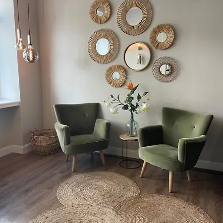 Guestified Ayuna 뒤셀도르프