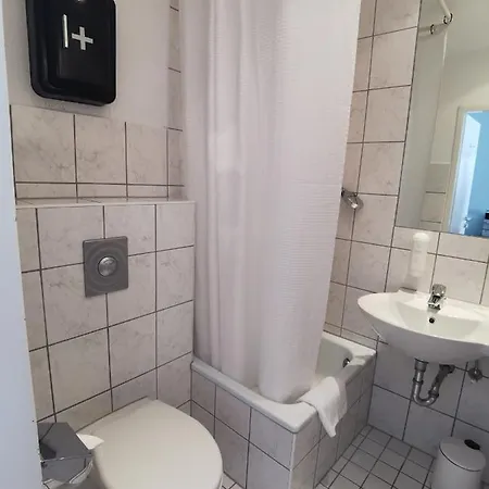 Hotel Max Self-check-in Dusseldorf