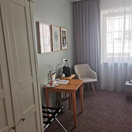 Hotel Max Self-check-in Dusseldorf