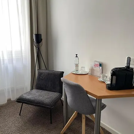 Max Self-check-in 3* Dusseldorf