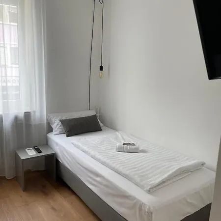 Max Self-check-in 3* Dusseldorf
