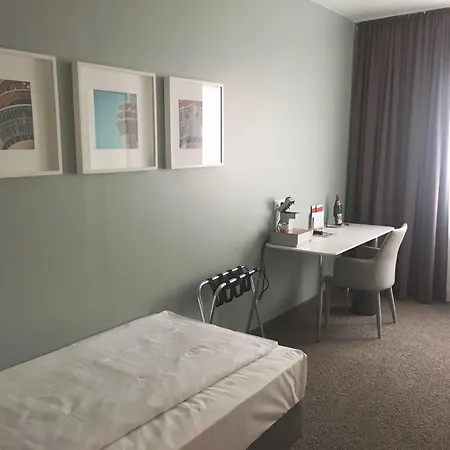 Max Self-check-in 3*