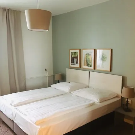 Max Self-check-in Hotel Dusseldorf