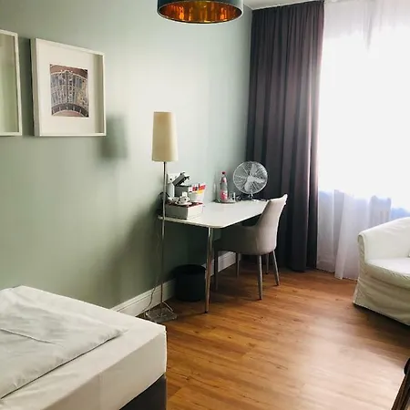 Max Self-check-in 3* Dusseldorf