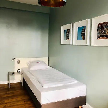 Max Self-check-in 3* Dusseldorf