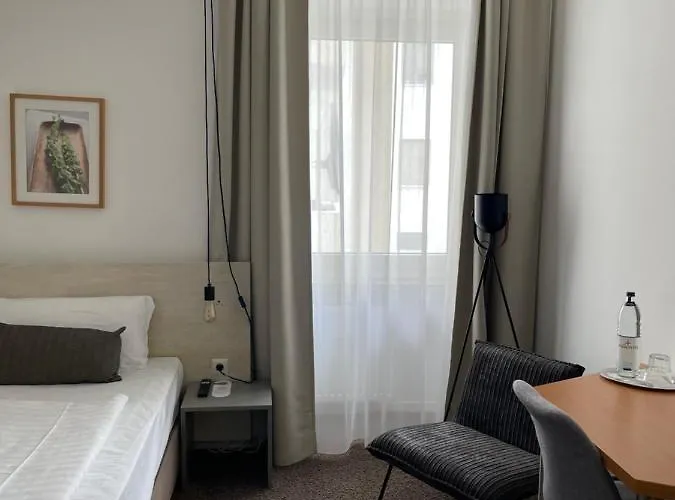 Guestified Ayuna Düsseldorf