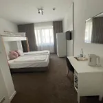 Szálloda Guestified Ayuna 3*