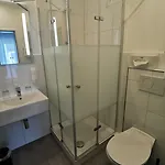 Guestified Ayuna Szálloda
