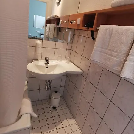 Max Self-check-in Hotel Düsseldorf