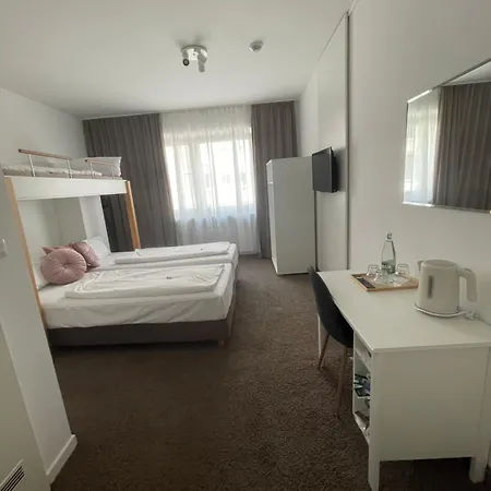 Hotel Max Self-check-in 3*