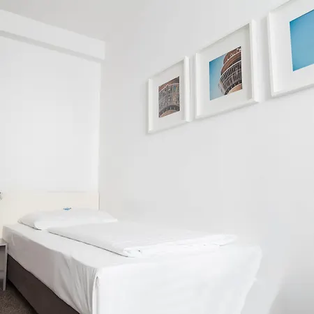 Guestified Ayuna Hotel Hotell