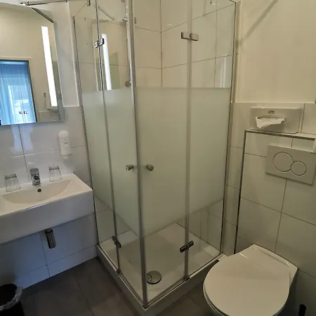 Guestified Ayuna Hotel Hotell