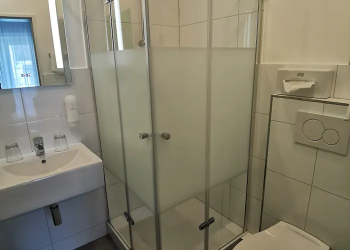 Guestified Ayuna فندق