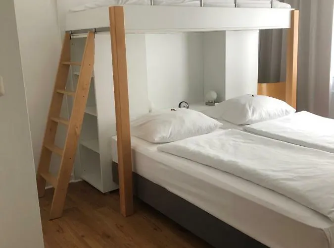 Guestified Ayuna دوسلدورف