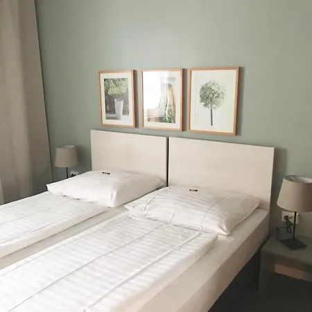 Отель Max Self-check-in 3*