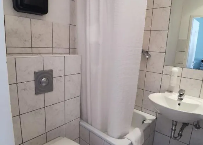 Guestified Ayuna 3* 杜塞尔多夫