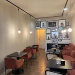 Guestified Ayuna Ντίσελντορφ