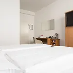 Ξενοδοχείο Guestified Ayuna 3*