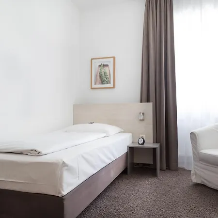 Szálloda Guestified Ayuna Hotel 3*